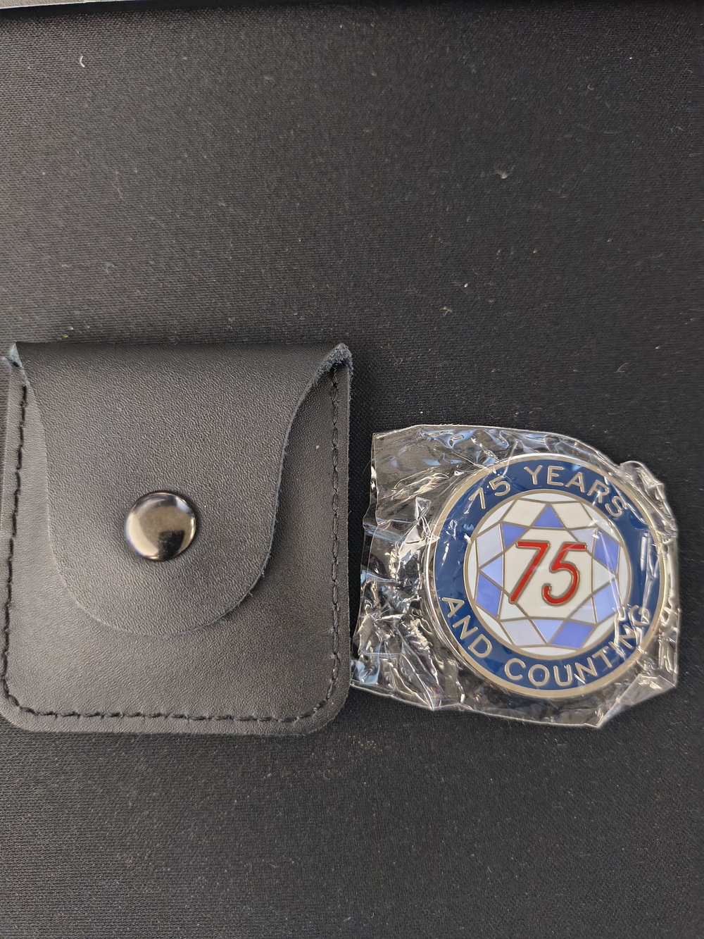 Titleist Blue White Red 75th Anniversary Golf Ball Marker with Black Pouch